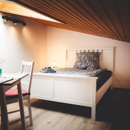 Проживание в семье Kinsau Rooms